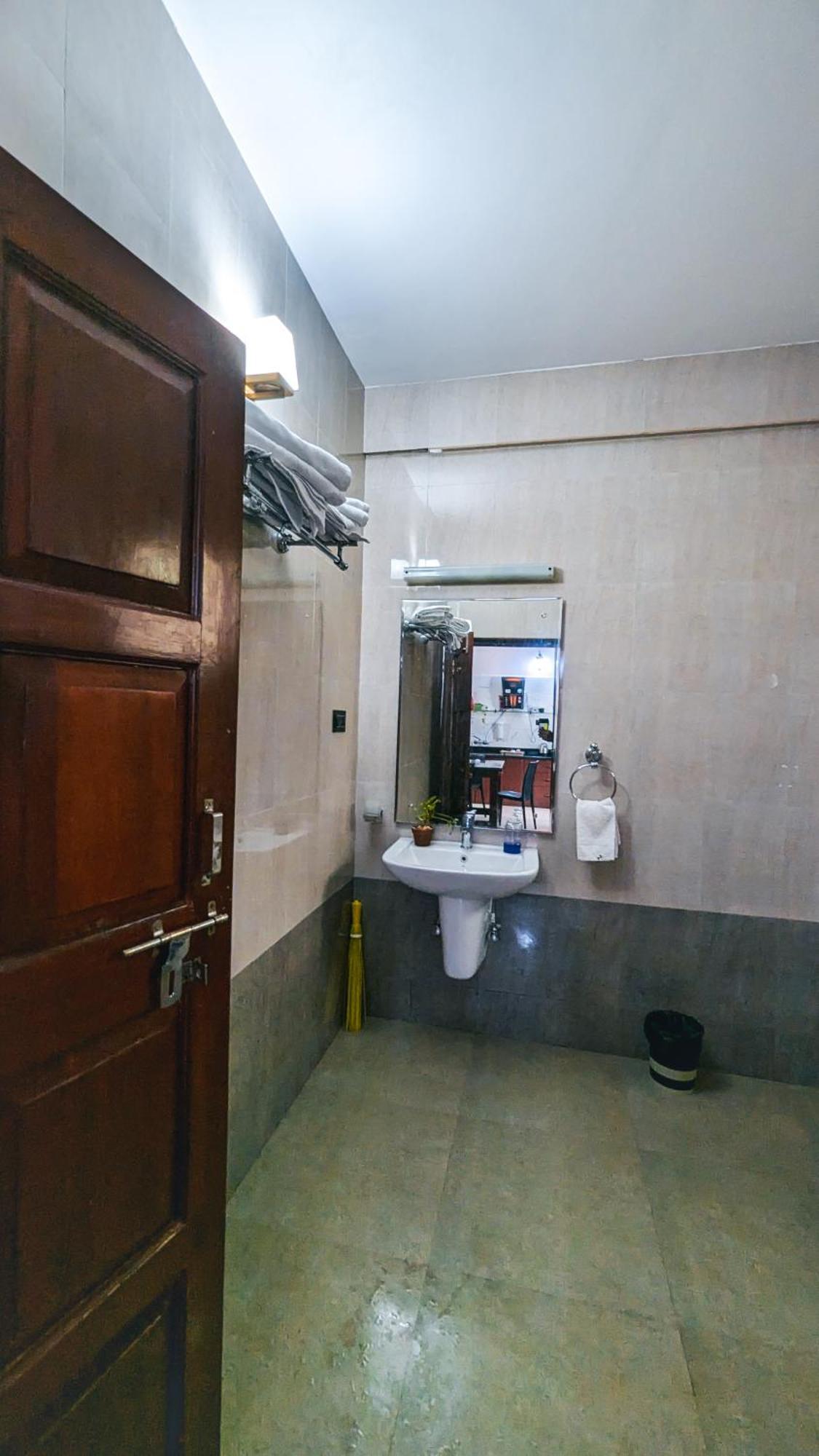 The First House By V3Homestay 4Bhk Private Pool Calangute Exteriér fotografie
