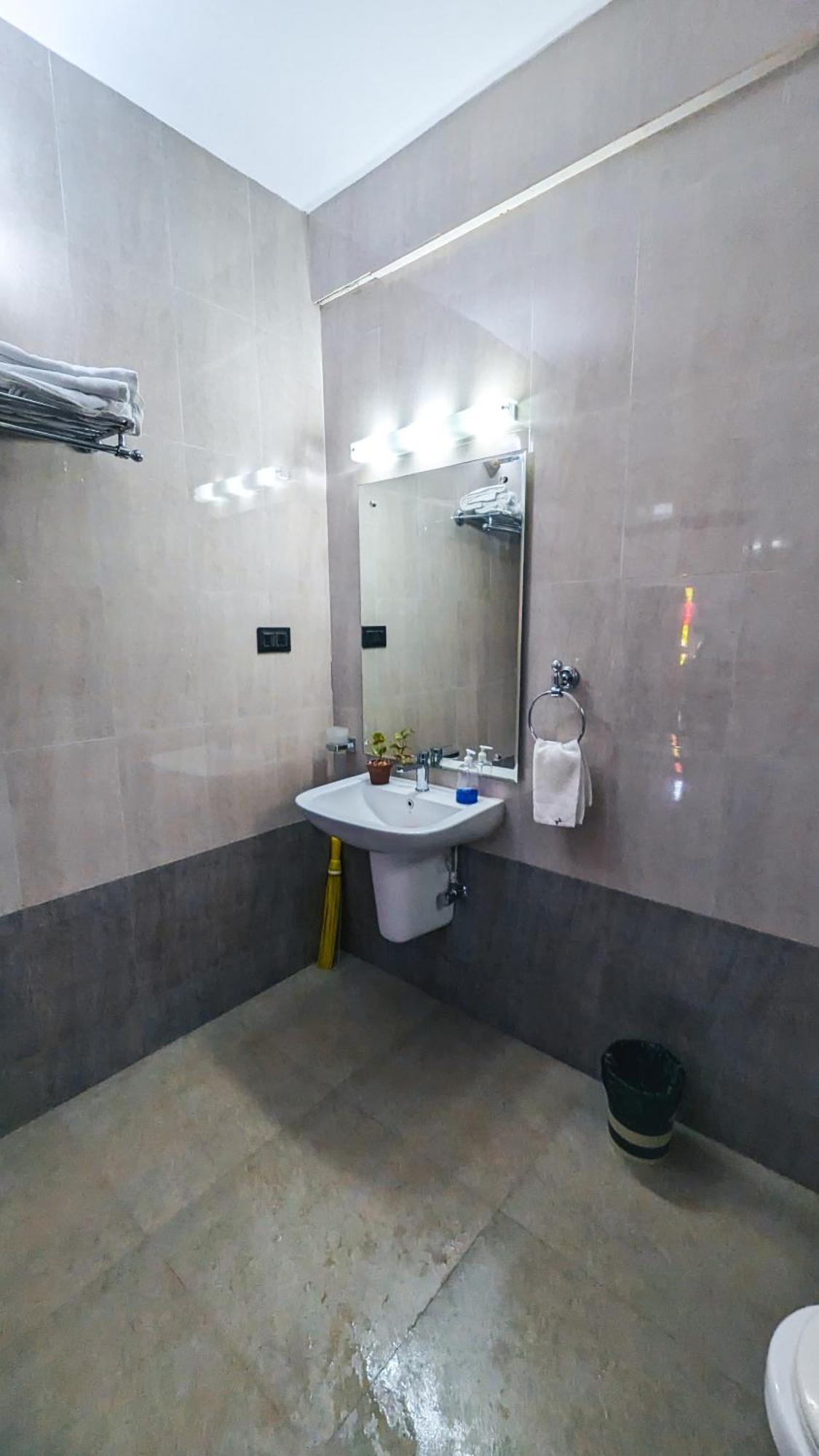 The First House By V3Homestay 4Bhk Private Pool Calangute Exteriér fotografie