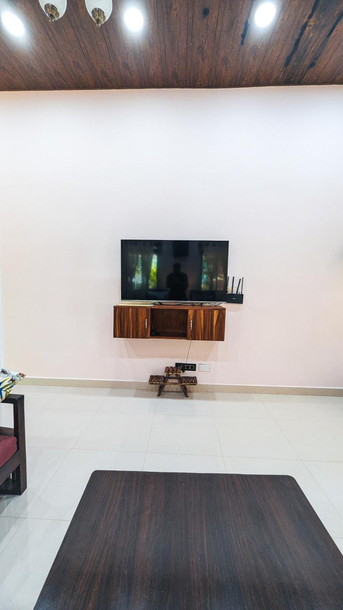 The First House By V3Homestay 4Bhk Private Pool Calangute Exteriér fotografie