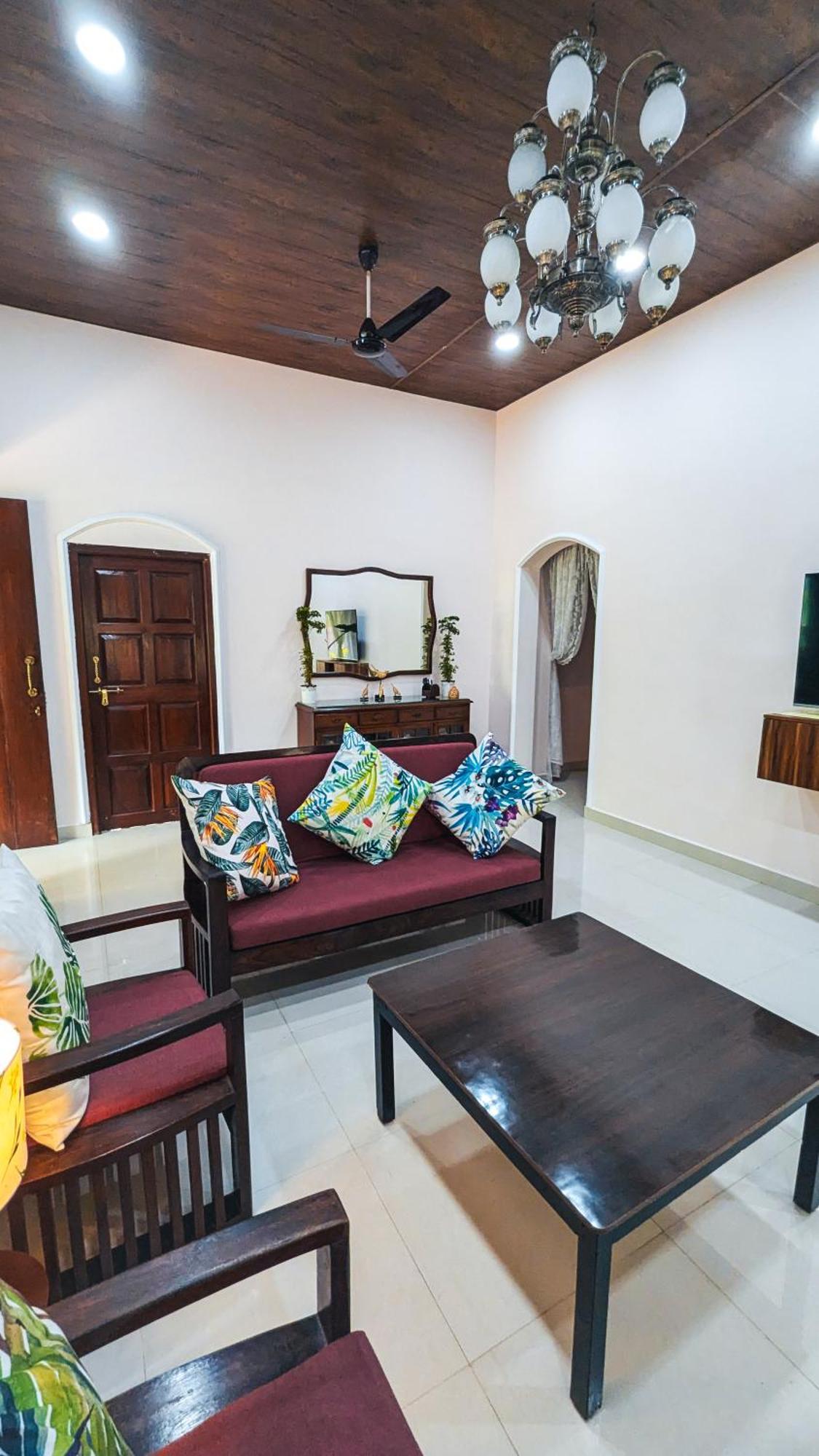 The First House By V3Homestay 4Bhk Private Pool Calangute Exteriér fotografie